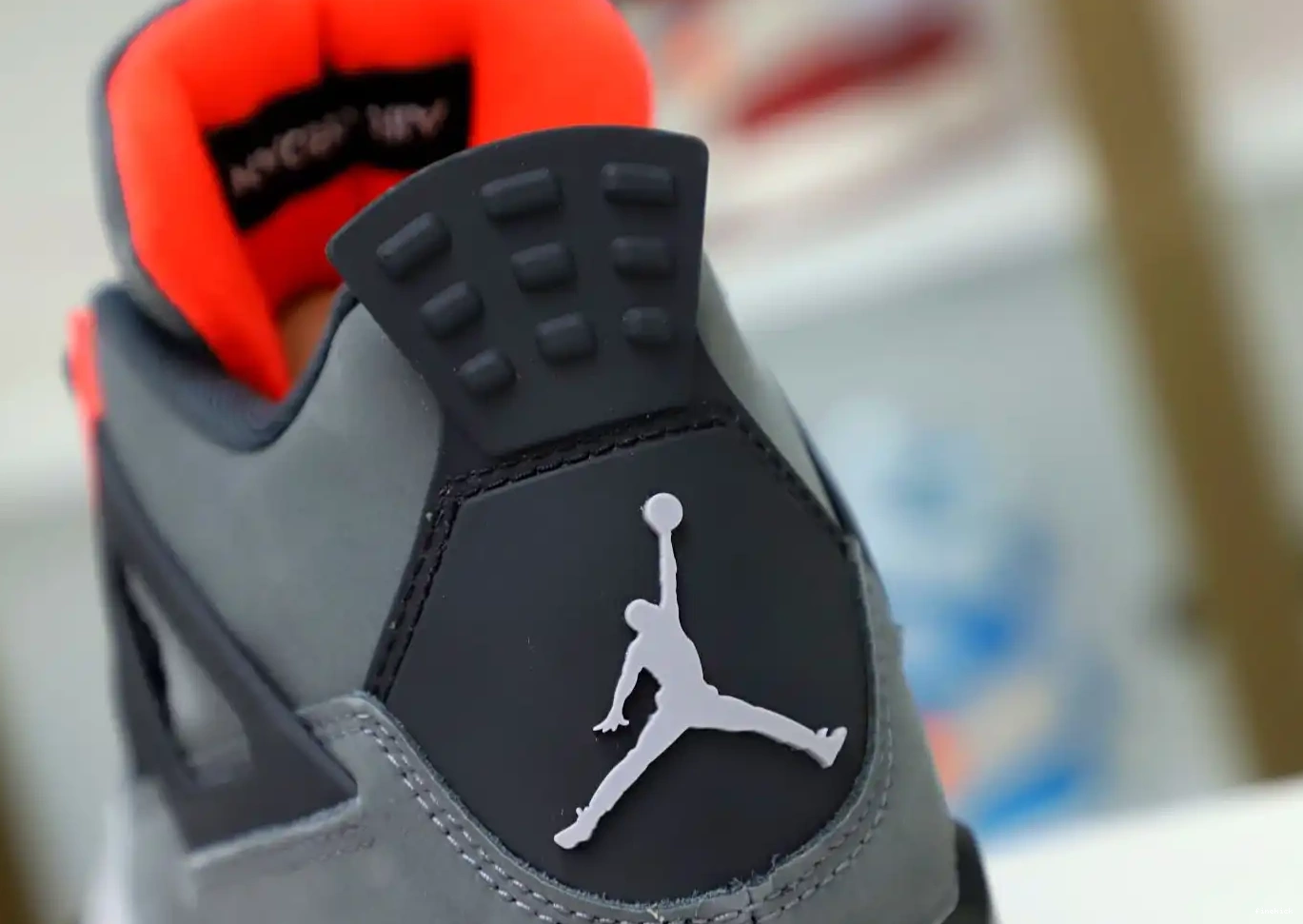 INFRARED AIR JORDAN 4 0528
